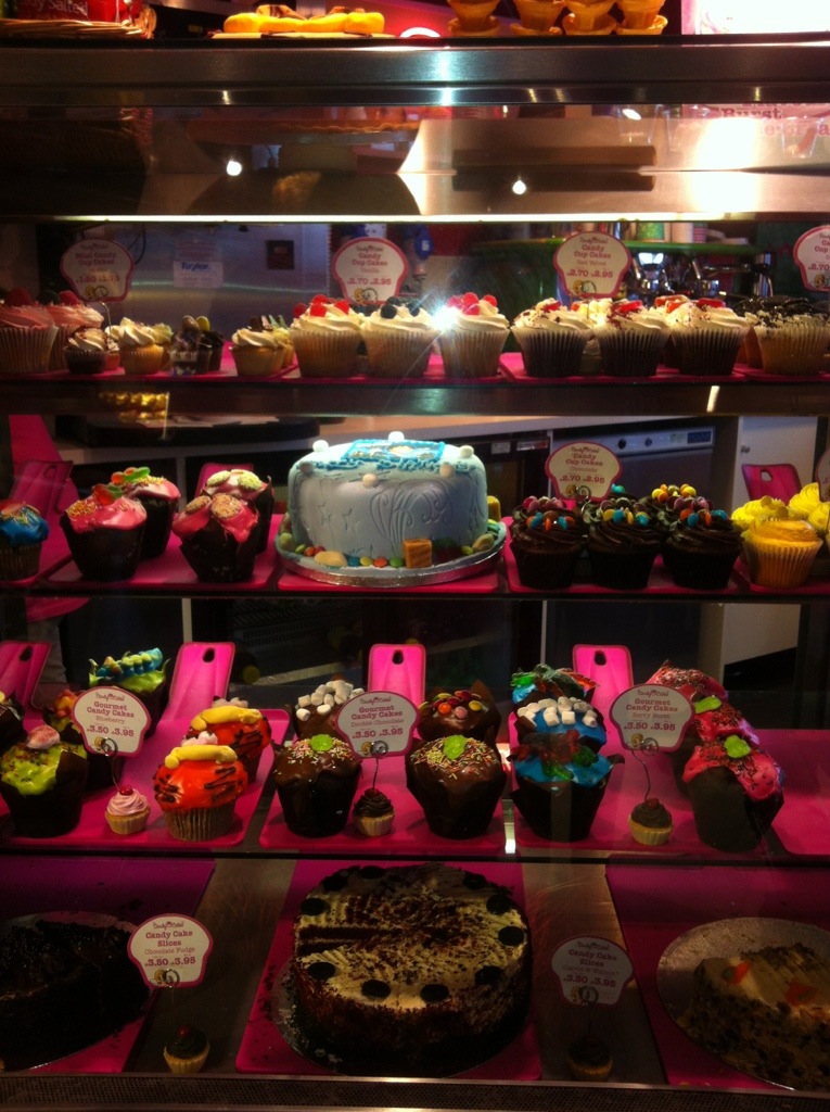 cakes, cupcakes, Candy Cakes, Hamleys, London